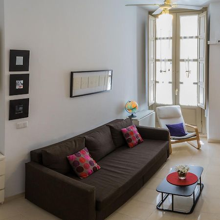 Malama Apartamentos Turisticos Malaga Exterior photo