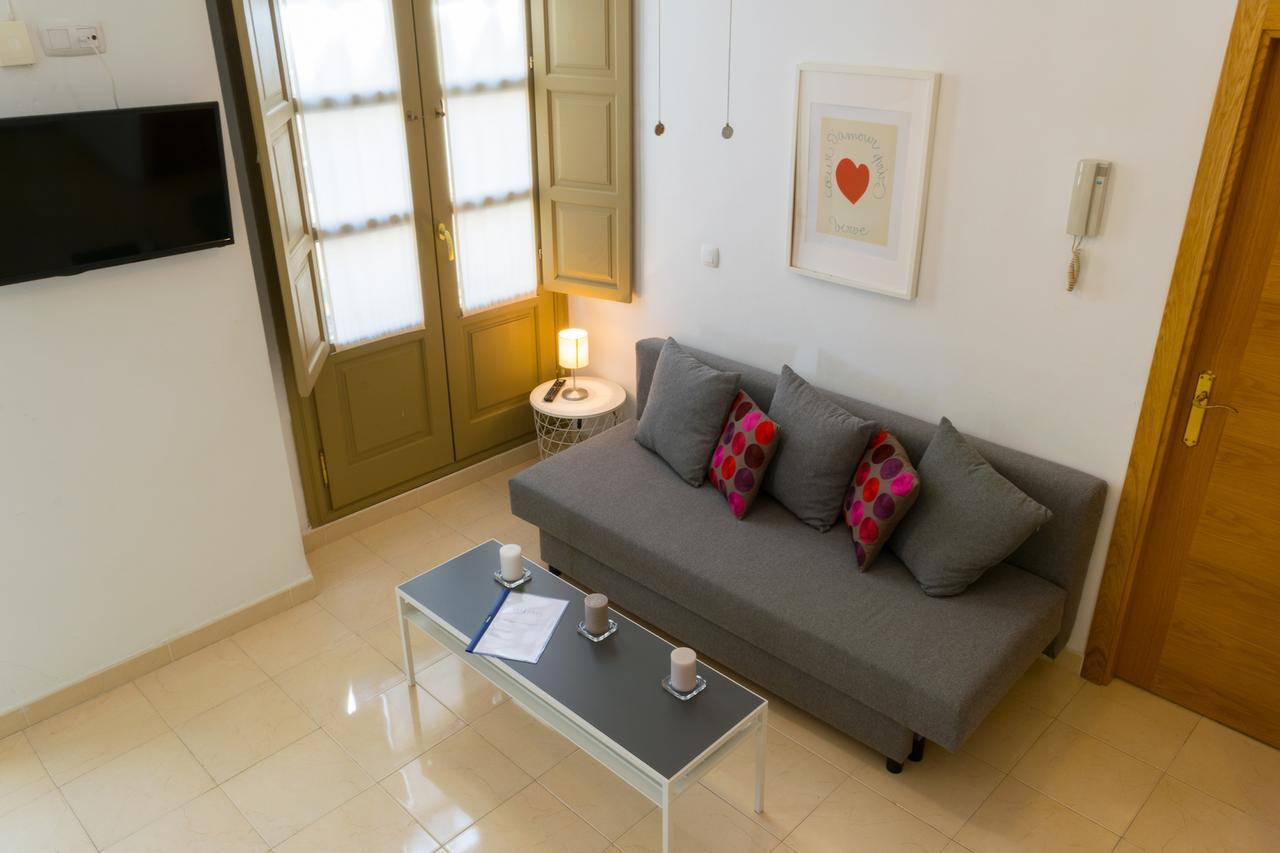 Malama Apartamentos Turisticos Malaga Exterior photo
