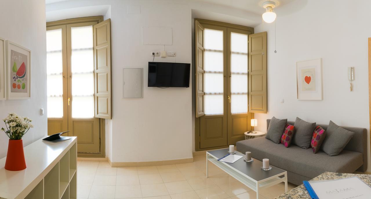 Malama Apartamentos Turisticos Malaga Exterior photo