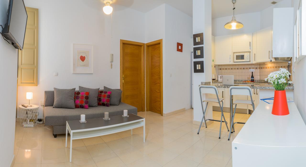 Malama Apartamentos Turisticos Malaga Exterior photo