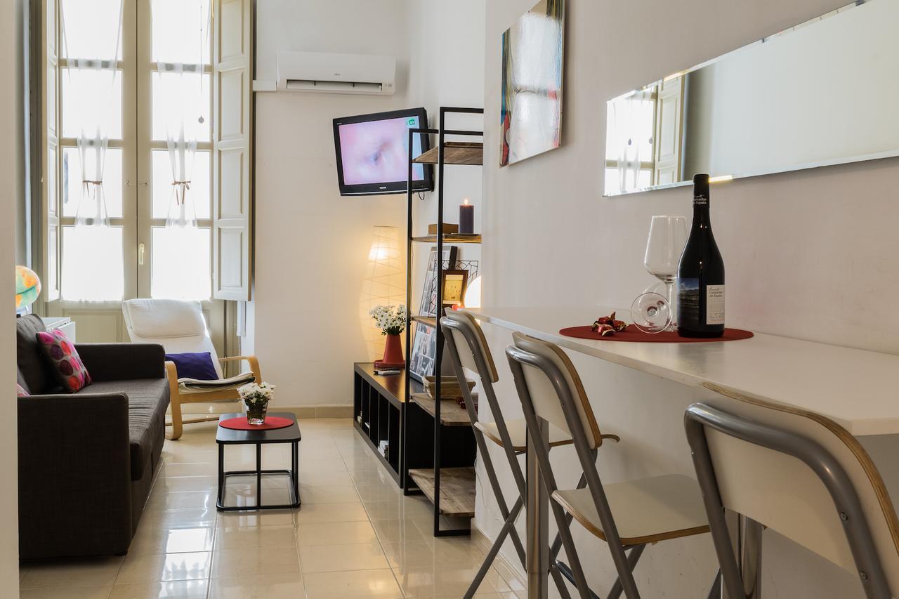 Malama Apartamentos Turisticos Malaga Exterior photo
